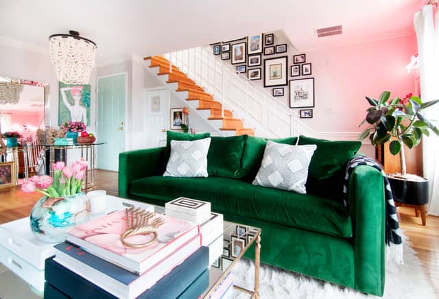 5 رنگ مبل جسورانه برای زنده کردن اتاق نشیمن شما