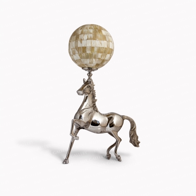 تندیس فلزی نقره ای مدل اسب فردریک لورنز
