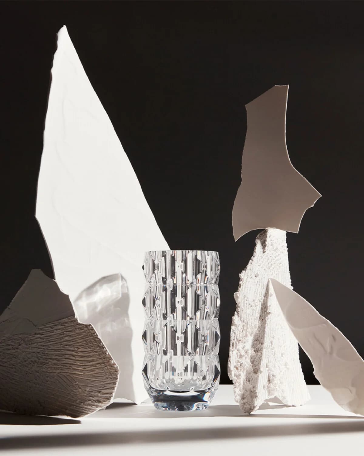 Baccarat · Louxor · كريستال هندسي وضوء منعكس